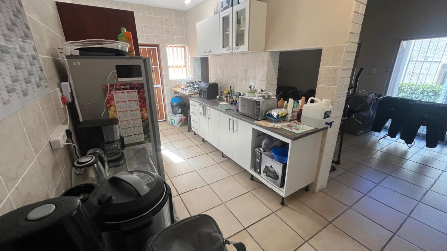 5 Bedroom Property for Sale in Wavecrest Eastern Cape